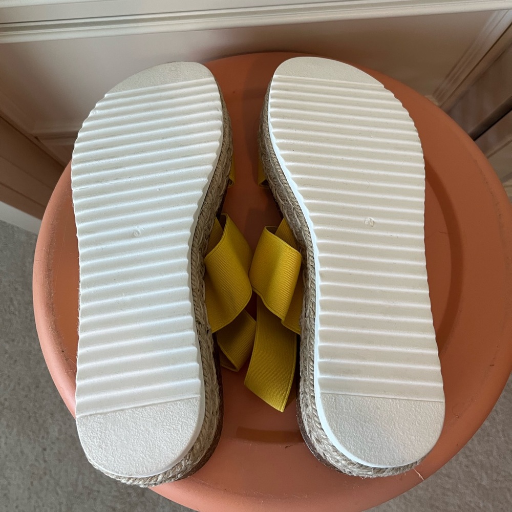 Steve Madden yellow kimmie sandal, NWOT, size 8 - Picture 5 of 5